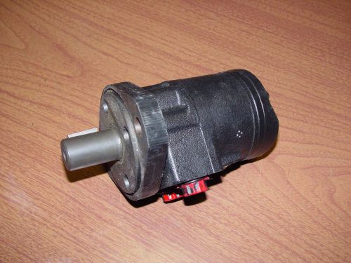 Char-lynn eaton - 130-1150 new hydraulic motor - 2.2 cir - 1 inch shaft - 2 bolt for sale