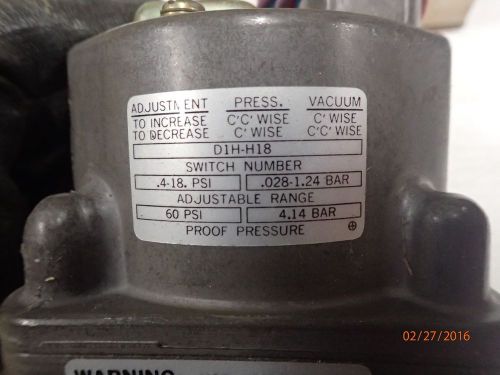 Delaval Barksdale D1H-H18 Pressure or Vacuum Actuated Switch - (New)