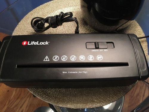 Lifelock Paper / Document Shredder Max. 5 Sheets (A4 70g) On/Auto, Off, Reverse