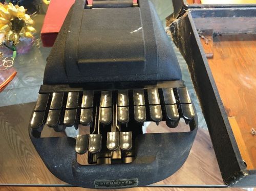 VINTAGE &#034;THE STENOTYPE&#034; MACHINE FOR COURT REPORTING PATENTED 1933 WITH CASE