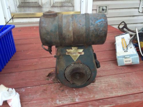 Vintage Clinton B Stationary Engine BRIGGS &amp; STRATTON Tecumseh