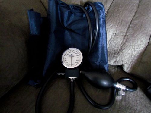 GS Select  Deluxe Aneroid Sphygmomanometer blood pressure cuff set &amp; Case ROYAL