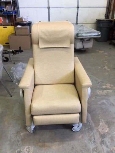 Winco 690 Recliner With Trendelenberg (Upholstery Color As Shown In Photos)