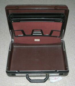 Hard sided Sampsonite Briefcase Attache Case