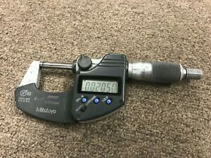 MITUTOYO 0-1&#034; COOLANT PROOF 0.00005&#034; OUTSIDE MICROMETER 293-340-30 STARRETT