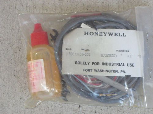 NEW Honeywell 30677431-007 Accessory Kit for Chart Recorder with Lubricant