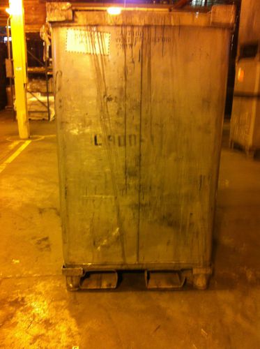 550 gallon clawson stainless steel tank   forklift accessible for sale