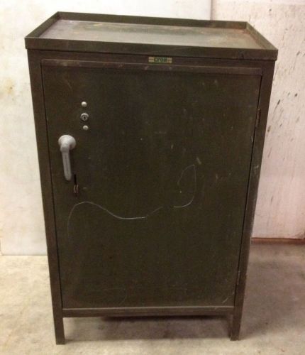 Vintage LYON Shop Cabinet Made USA 34&#034; x 21&#034; x 15&#034; Heavy 4 Shelf Metal Locking