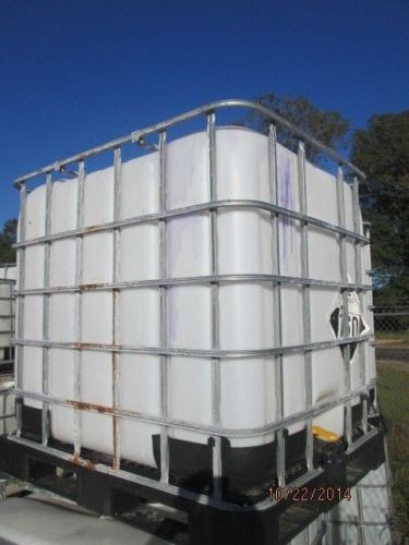 Plastic poly totes size --225 gal and 275 gal avail    bulk liquid storage tank for sale