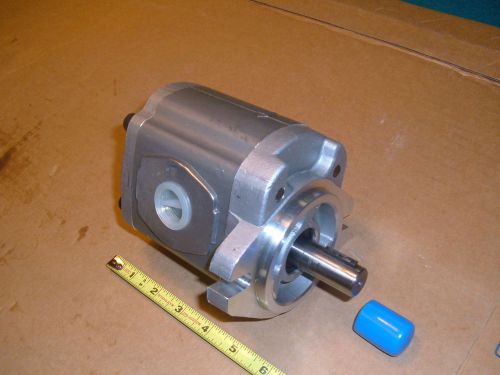 Hydraulic Gear Pump Crown HR3-3084CS 26.5 cu. cm/rev 160 Kg/sq. cm  brand new