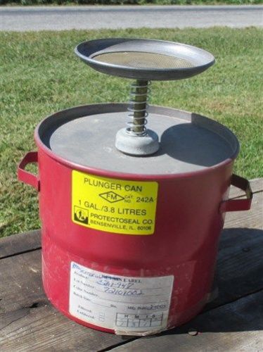Metal 1 Gallon Plunger Can NO 242A Protectoseal Co 3.8 Litres Container Vintage