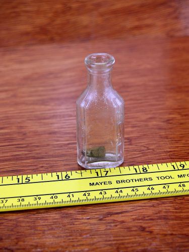 1/2 Dram clear glass medicine bottle with cork