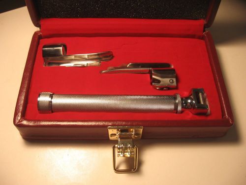 MILLER LARYNGOSCOPE SET W/ LEATHER CASE, 2 BLADES AND SMALL HANDLE