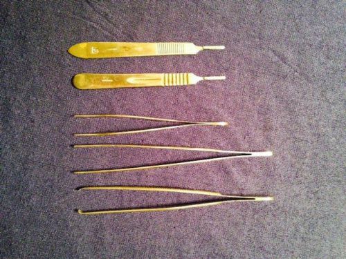 Mixed forceps &amp; 2 - #3 scalpels