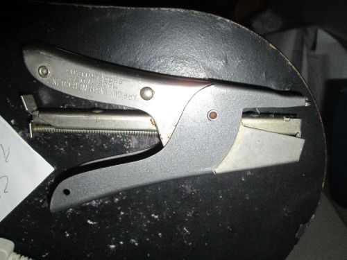 Vintage Metal Arrow Fastener S66 Hand Stapler