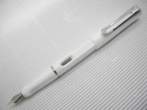 1Pc Jinhao 599B Medium Fine Nib Fountain Pen, WHITE Barrel