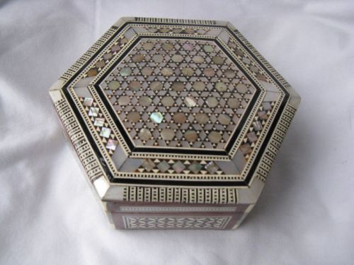 Egyptian Inlaid Mother of Pearl Jewelry Box 6.5&#034; X 2.25&#034;