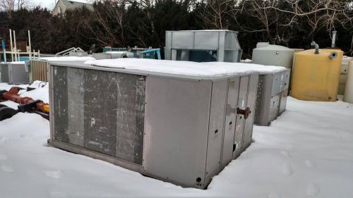 Carrier Aquasnap Air Cooled Chiller 34 Ton - Used