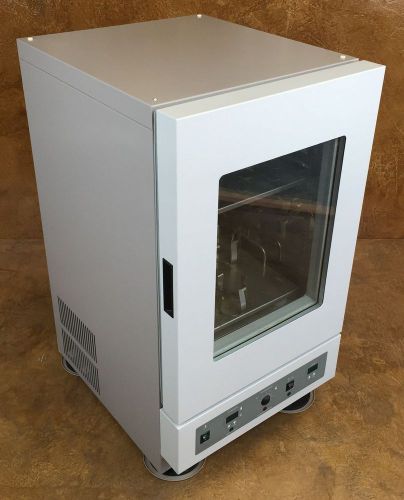 Vwr / sheldon benchtop laboratory shaking incubator * model 1575 * tested for sale