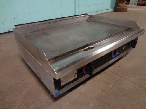 &#034;STAR&#034; H.D.COMMERCIAL C. TOP 36&#034; NATURAL GAS 3 BURNERS GRIDDLE / FLAT TOP GRILL