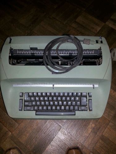 IBM CORRECTING SELECTRIC ELECTRIC TYPEWRITER AND COVER USED