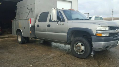 2001 Chevy 3500 4X4  gas loaded