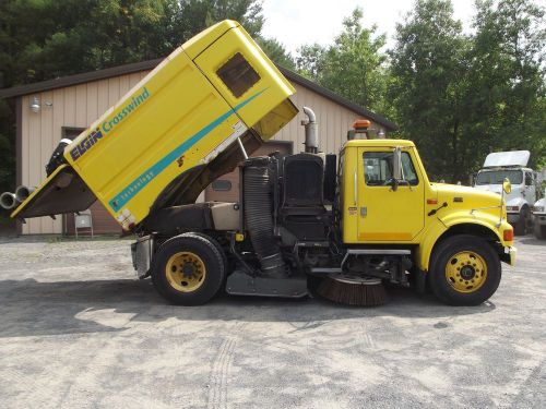 2001 international elgin crosswind street sweeper truck -- 12,700 miles for sale