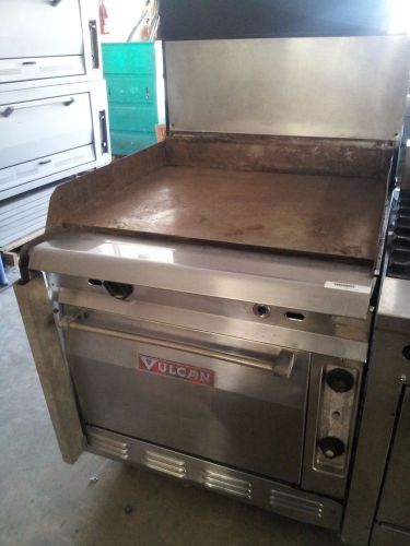 Vulcan 36” Flat Top with Oven – VGM36S