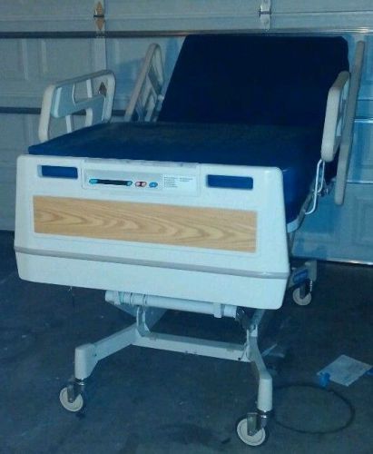 Hill-Rom Advance 1165 Hospital Bed with air mattress&amp; working scale