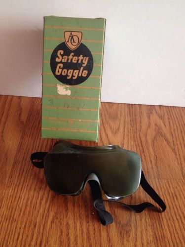 VTG American Optical Safety Goggles #480 All Plastic Goggle Green