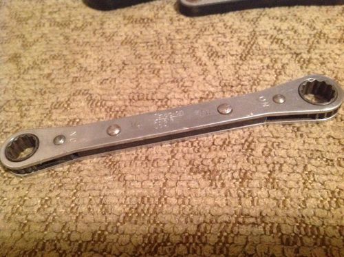 Snap-on r1618 1/2&#039; and 9/16&#034; 12-point double-ended ratcheting wrench. for sale