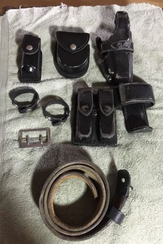 Safariland Duty Belt with multiple accessories Size 36