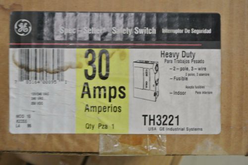New in box GE TH3221 30 amp 2 pole disconnect  2 pole 3 wire  240 volt