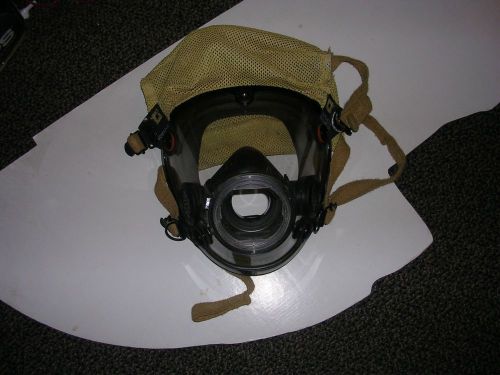 Scott  full face gas mask respirator . 10005913 small for sale