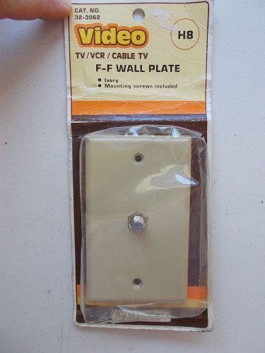 NEW GC Electronics 32-3062 Ivory F-F Wall Plate, Plastic *FREE SHIPPING*