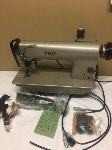 Industrial Pfaff Sewing Machine model 463 463-34/01-900/99 BS Works Great Shape