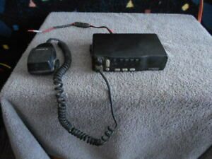 Motorola Radius M1225 Two Way Mobile Radio with Motorola Mic