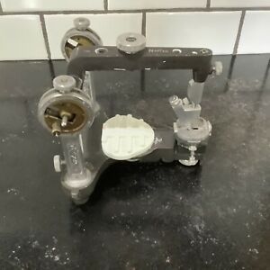 Hanau Semi Adjustable Articulator