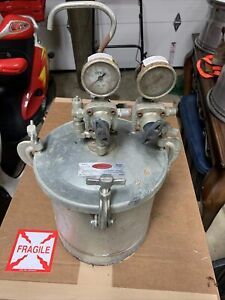 Binks 83C221 Pressure Tank 2.8 Gal