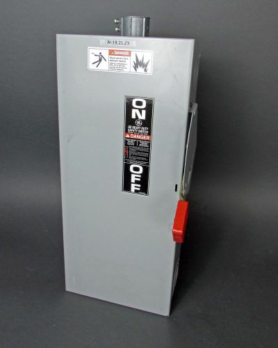 GE TH4323 Heavy Duty Safety Switch - Model: 10, 100A, 240VAC/250VDC, 3-Pole