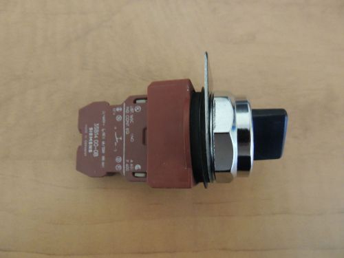 Siemens 2-position on/off selector switch w/ normally open contact block for sale