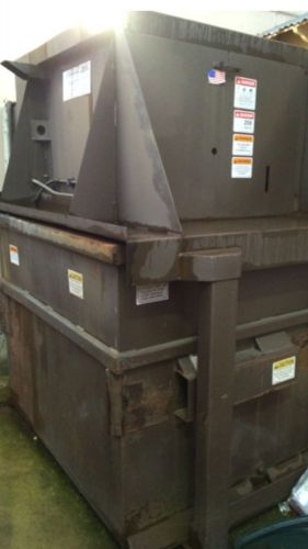 Marathon&#039;s Vert-I-Pack® (VIP) 6 Cubic Yard Trash Compactor Container