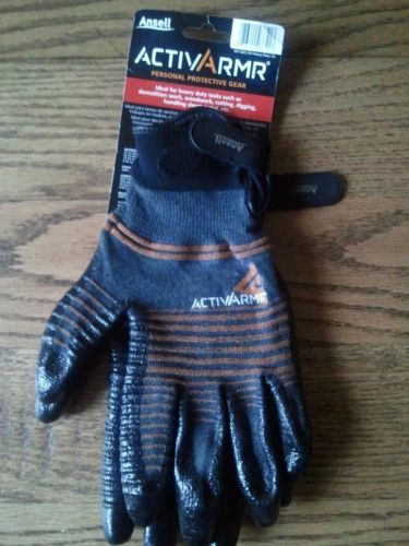 Ansell 97-009 Cut Resistant Gloves, Black/Gray, M, Pr