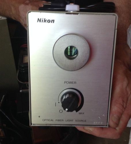 NIKON OPTICAL FIBRE LIGHT SOURCE FOR 15V 150W HALOGEN LAMP PSM-11520