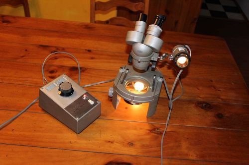 OLYMPUS VT-2 STEREO ZOOM MICROSCOPE W/ G10X EYEPIECES  LIGHT SOURCE