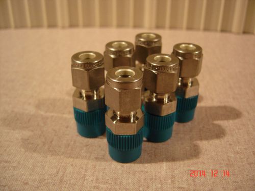 Swagelok stainless steel 1/4 tube 1/4 mpt male connectors 6 pieces new for sale