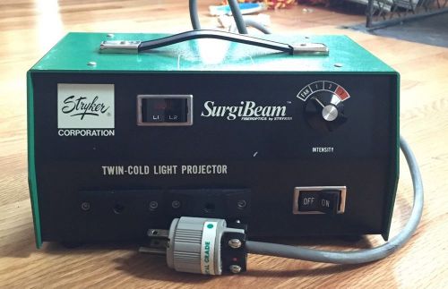 VINTAGE STRYKER SURGIBEAM TWIN-COLD LIGHT PROJECTOR HOSPITAL GRADE WORKING