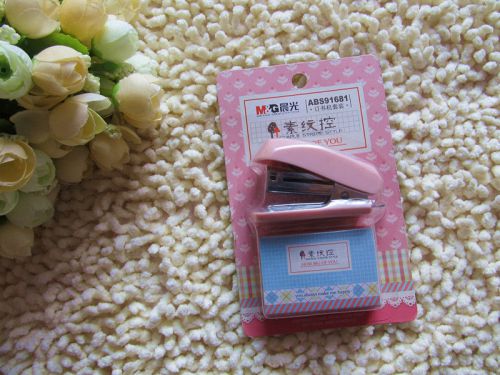 1xm&amp;g durable pink mini portable home office desktop stapler+3500pcs staples for sale