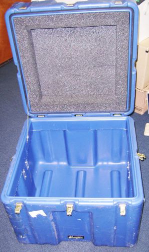 HEAVY DUTY PLASTIC CARRYING SHIPPING TOTE CASE HINGED 22X22X18 :: USED :: BLUE