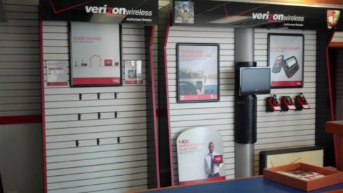 Verizon Wireless Authorized Retailer Store Display Fixtures lot of 6 Excellend C